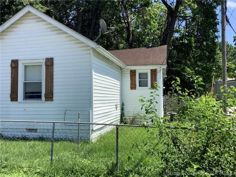414 E 9th Street, Jeffersonville, IN 47130 - #3