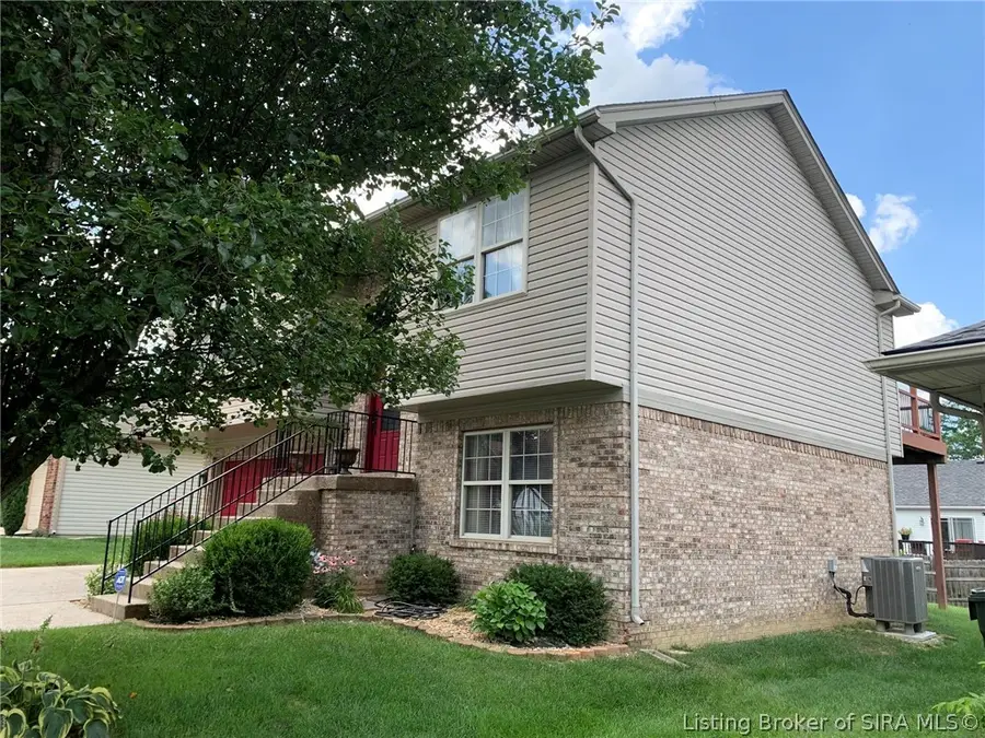 3823 Homestead Drive, New Albany, IN 47150 - #3