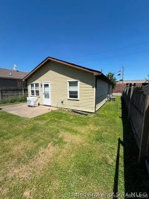 220 E Market Street, Jeffersonville, IN 47130 - #3