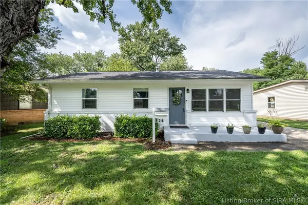 826 W Larkspur Drive, Jeffersonville, IN 47130