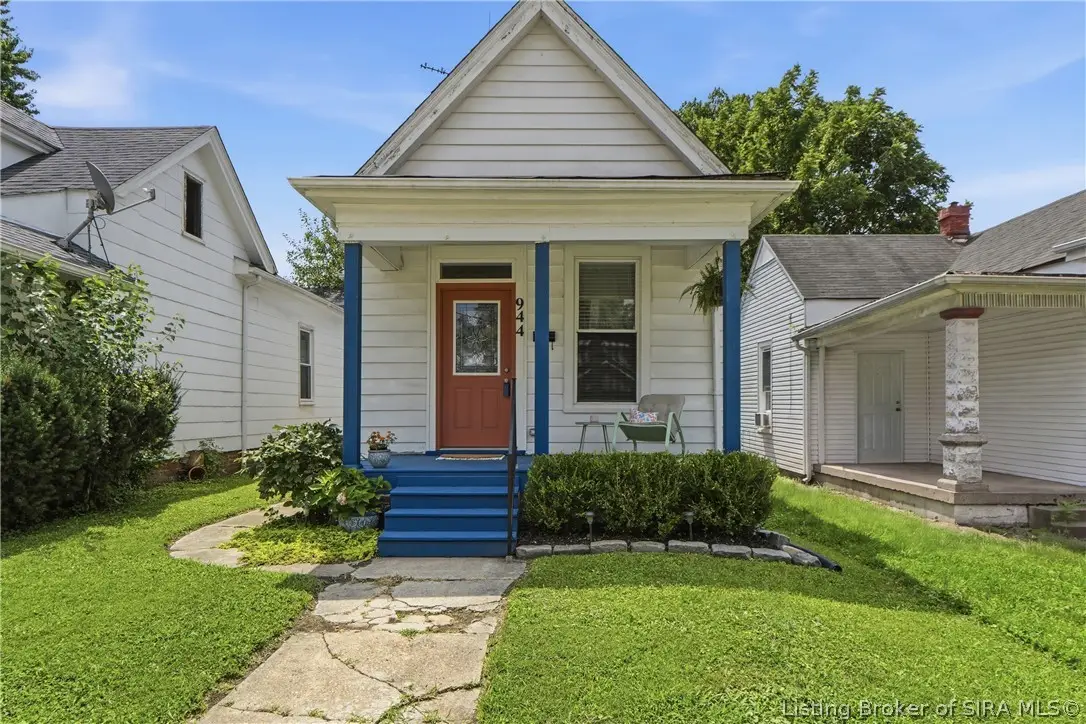 944 E Maple Street, Jeffersonville, IN 47130 - #1