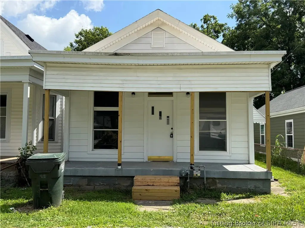 332 E 16th Street, New Albany, IN 47150 - #1