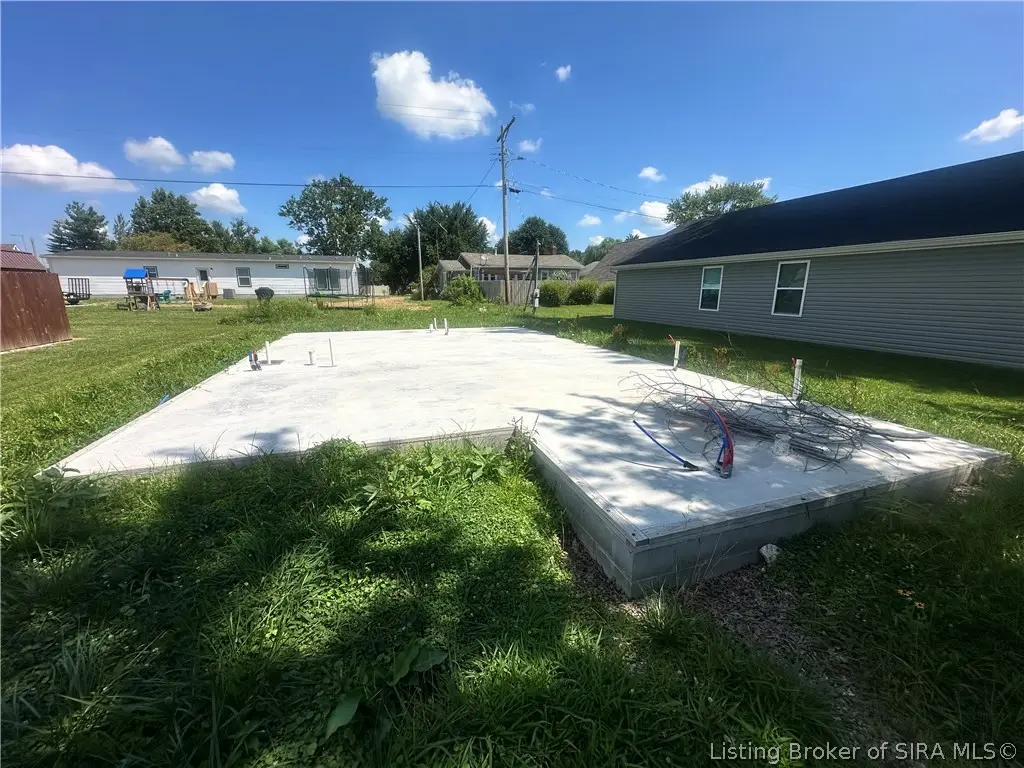550 W Green Street, Scottsburg, IN 47170 - #1