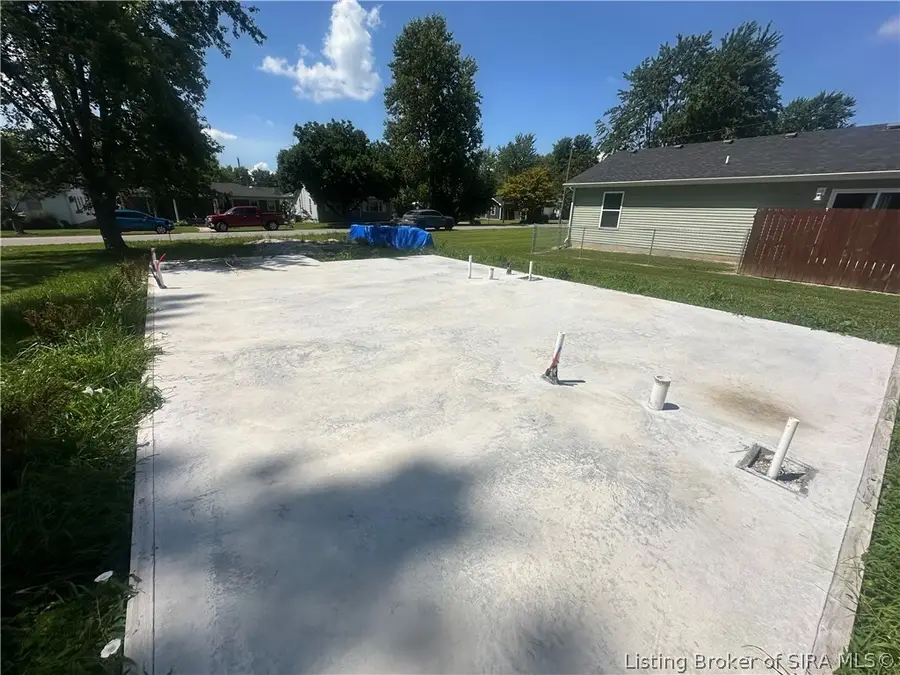 550 W Green Street, Scottsburg, IN 47170 - #3