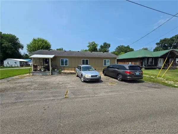422 E Poplar Street, Pekin, IN 47165