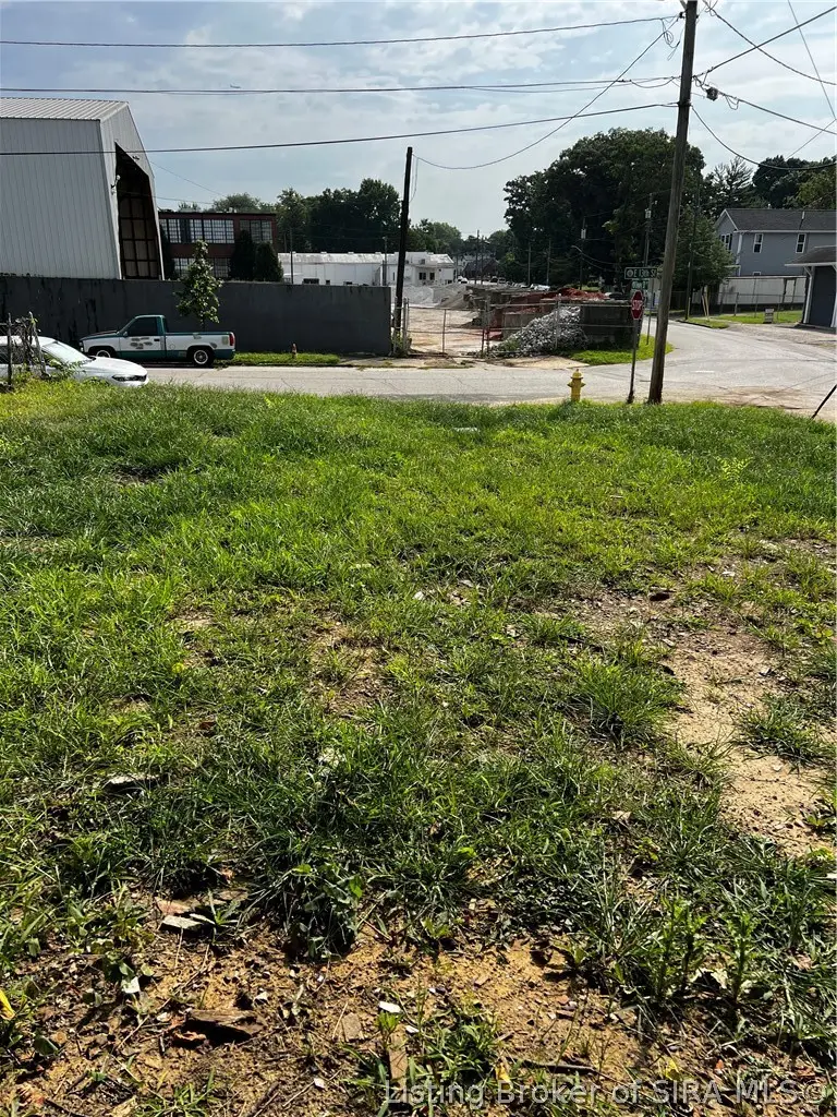 73 E 13th Street, New Albany, IN 47150 - #2