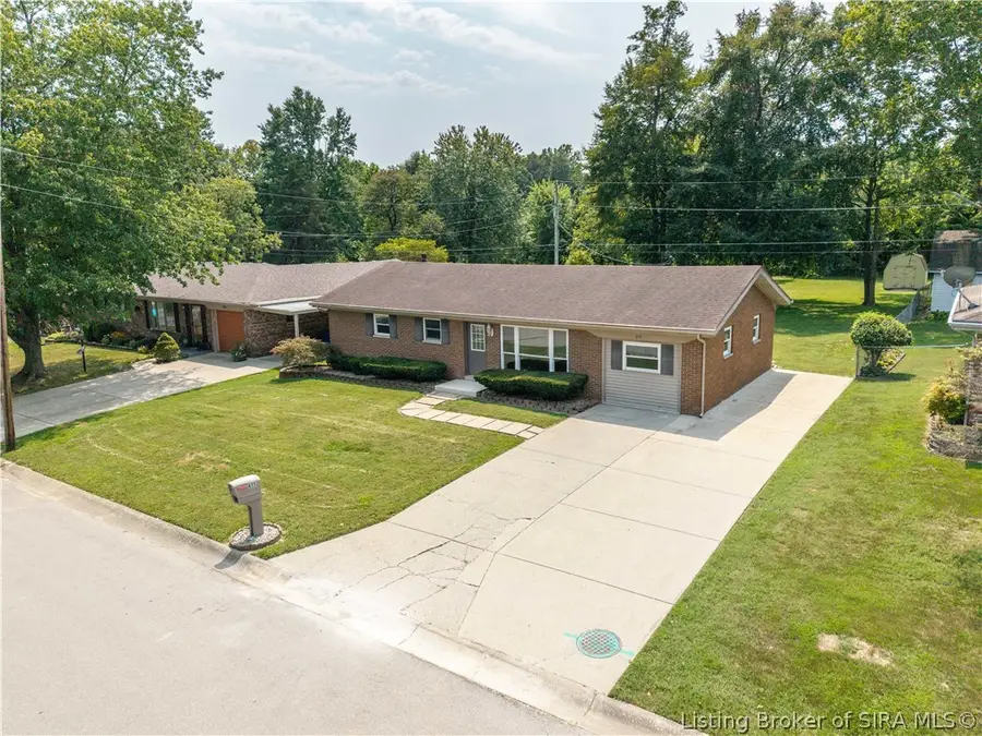 815 Alabama Avenue, Sellersburg, IN 47172 - #2