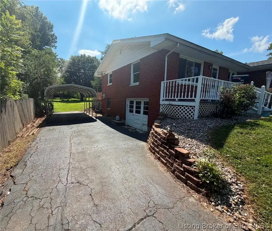 3009 Sycamore Drive, New Albany, IN 47150 - #3
