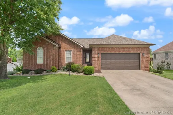 3103 Heritage Heights Way, Jeffersonville, IN 47130
