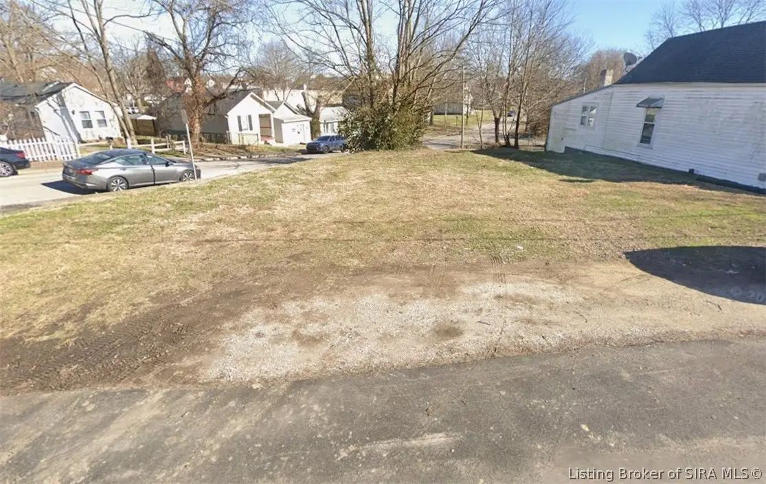 1556 E 8th Street, New Albany, IN 47150 - #1