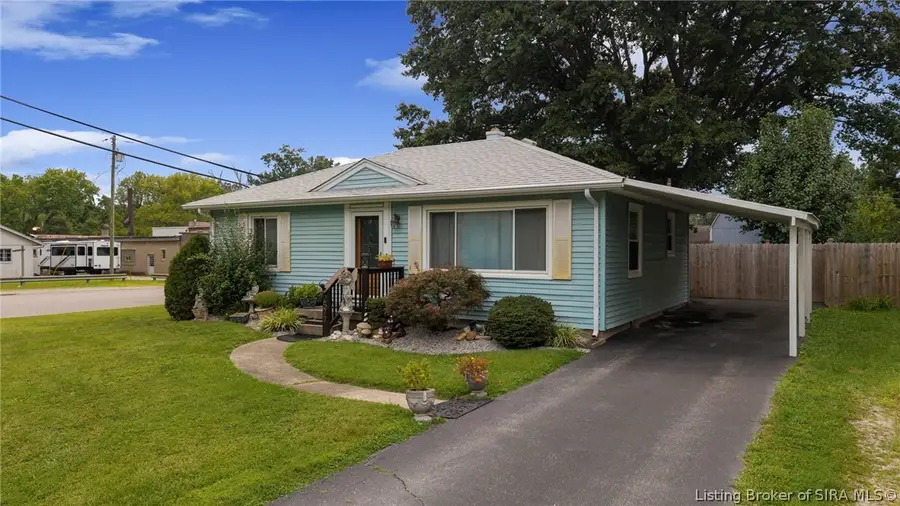 2577 Roanoke Avenue, New Albany, IN 47150 - #2