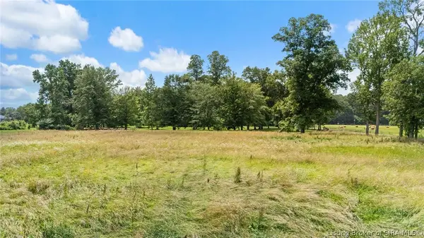 2672 S Lake Road S, Scottsburg, IN 47170