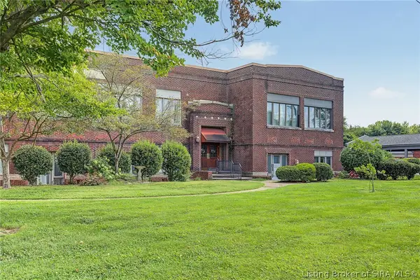 2900 Middle Road #20, Jeffersonville, IN 47130