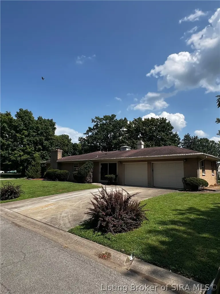 120 Pawnee Drive, Jeffersonville, IN 47130 - #2