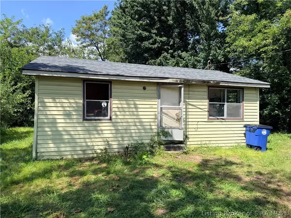 1242 Wade St, Austin, IN 47102