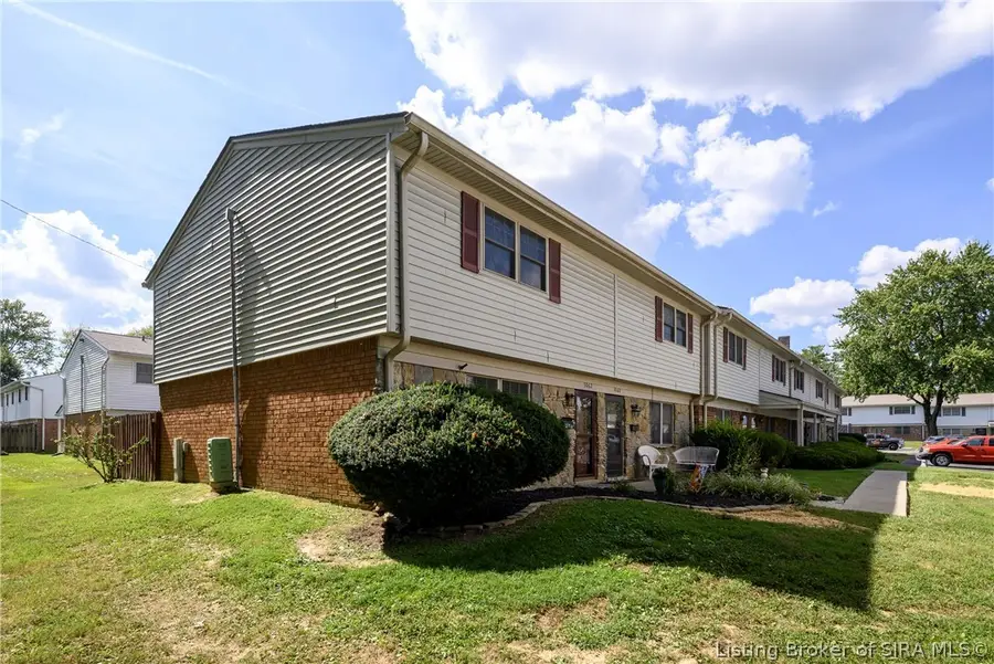 3062 Wooded Way, Jeffersonville, IN 47130 - #2