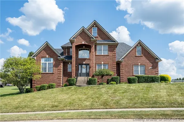 3020 Crystal Lake Drive, Jeffersonville, IN 47130