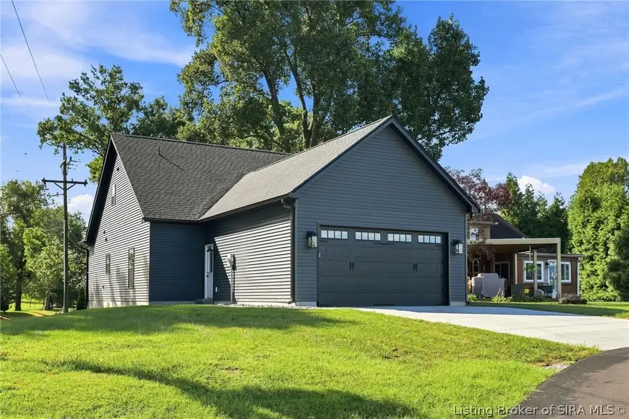 420 E Charlestown Avenue, Jeffersonville, IN 47130 - #3