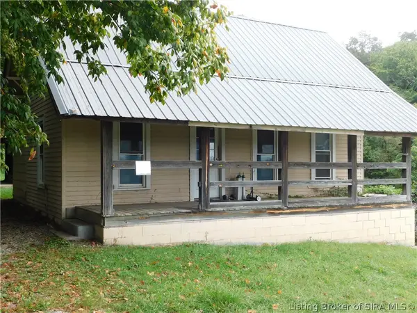 66 E B Street, Pekin, IN 47165