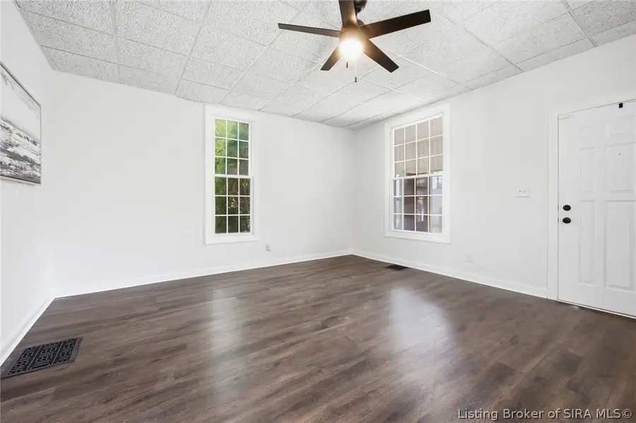 1126 Myrtle Avenue, New Albany, IN 47150 - #3
