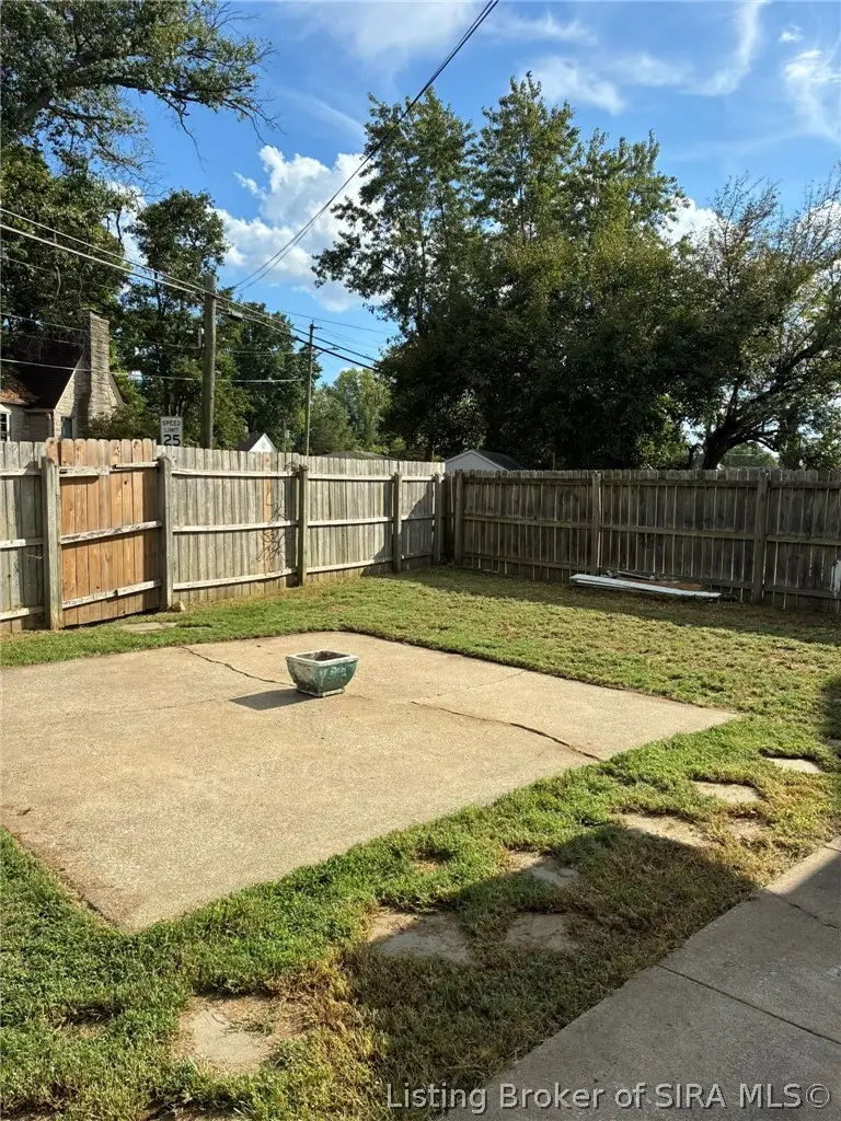 2404 Shelby Street, New Albany, IN 47150 - #3