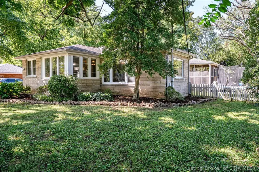 3807 Utica Pike, Jeffersonville, IN 47130 - #3