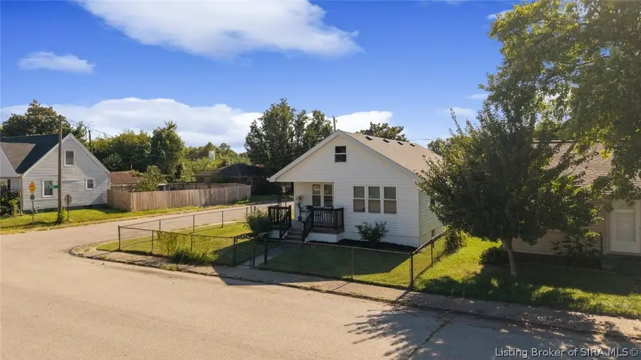 315 Sherwood Avenue N, Clarksville, IN 47129 - #2