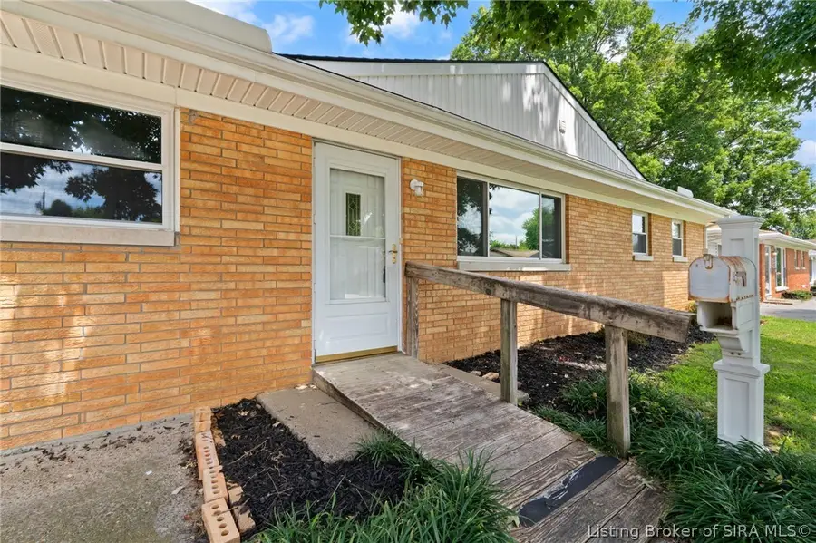 409 Wedgewood Drive, New Albany, IN 47150 - #2