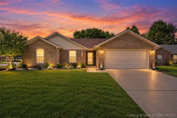 6016 Pine View Court, Jeffersonville, IN 47130