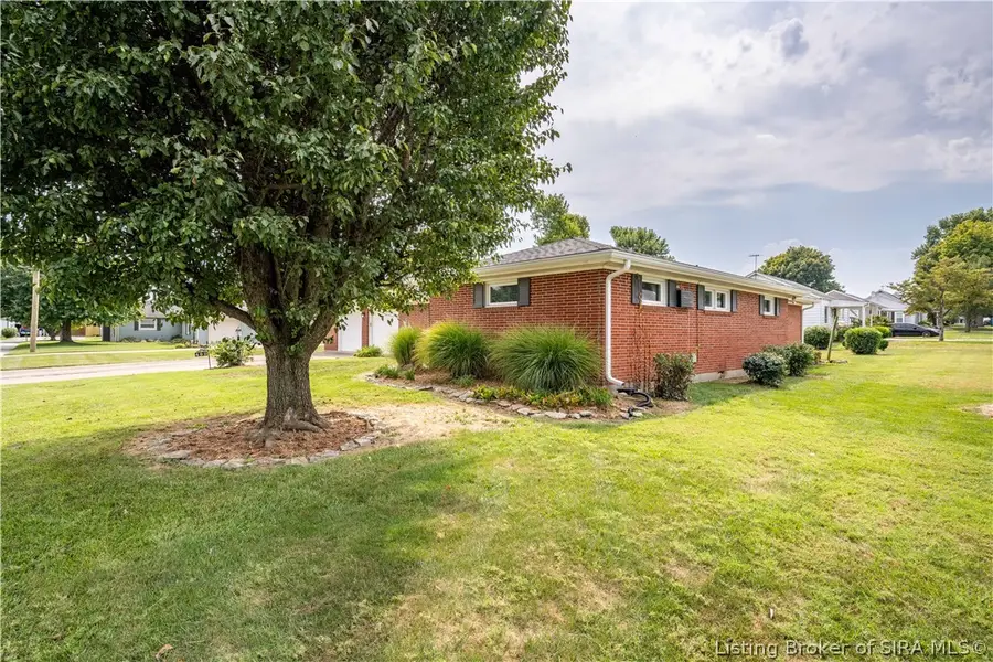 499 Allhands Avenue, Sellersburg, IN 47172 - #2