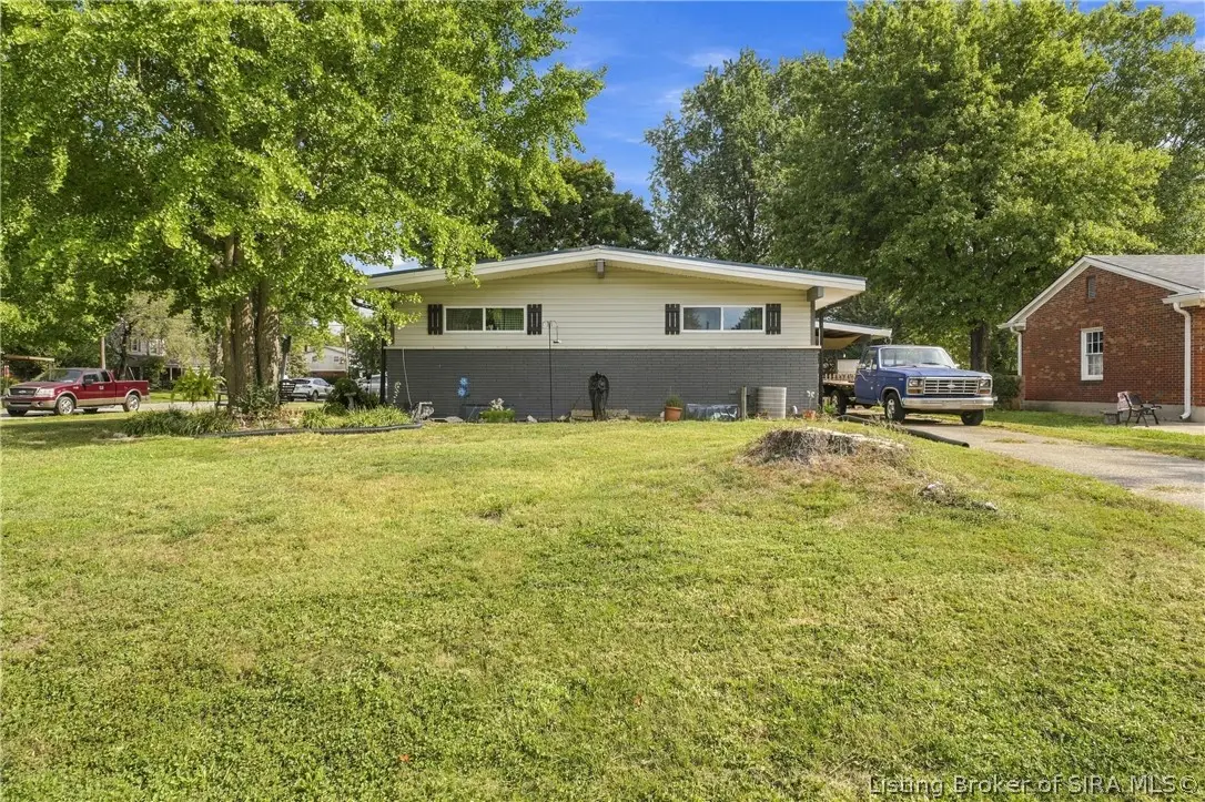 100 W Maplewood Drive, Clarksville, IN 47129 - #1