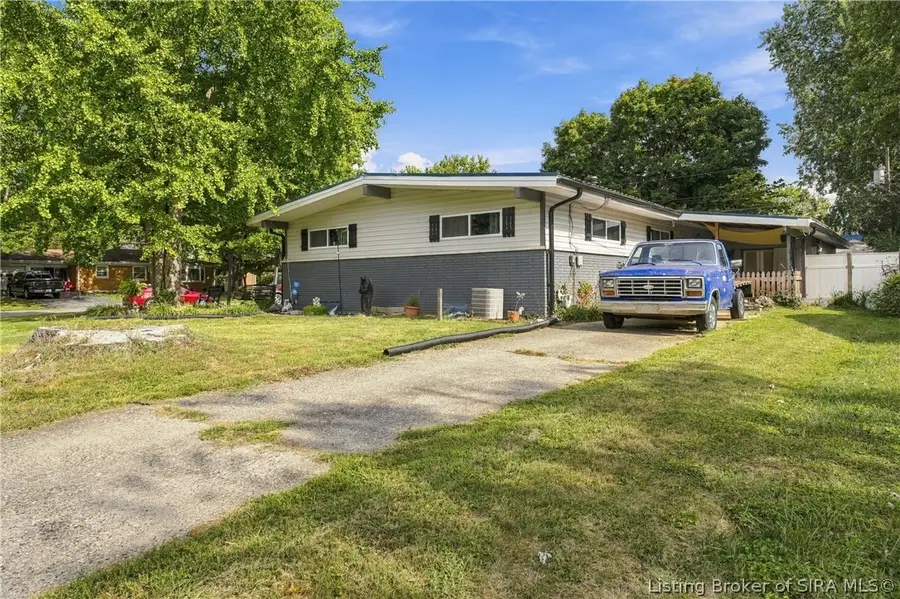 100 W Maplewood Drive, Clarksville, IN 47129 - #2
