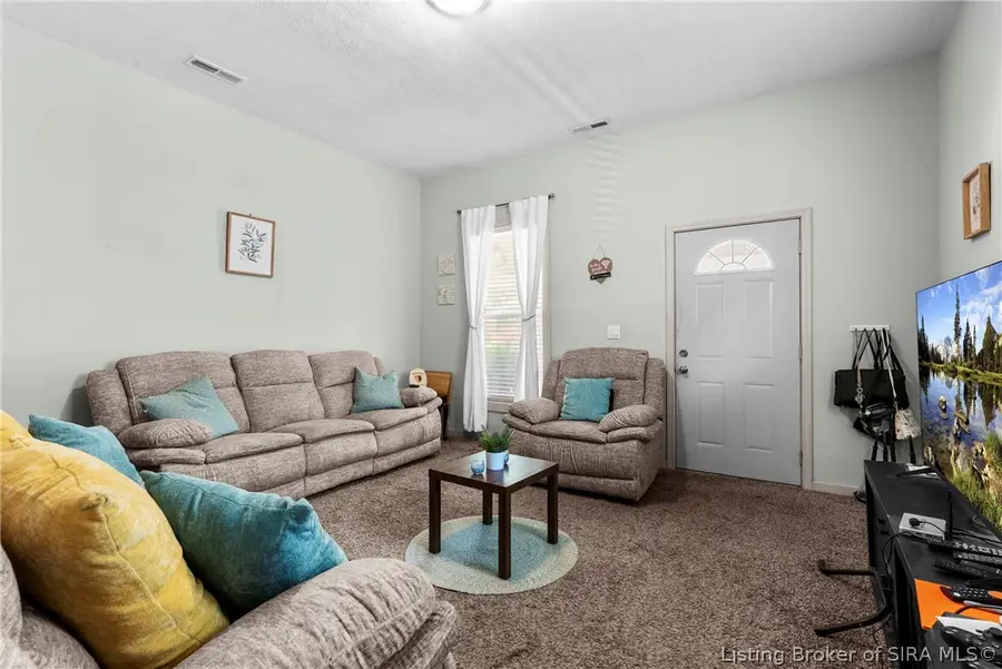 946 E Maple Street, Jeffersonville, IN 47130 - #3