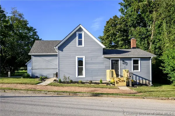 404 E Mulberry Street, Salem, IN 47167