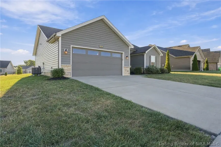6004 Crestview Ln, Georgetown, IN 47122 - #2