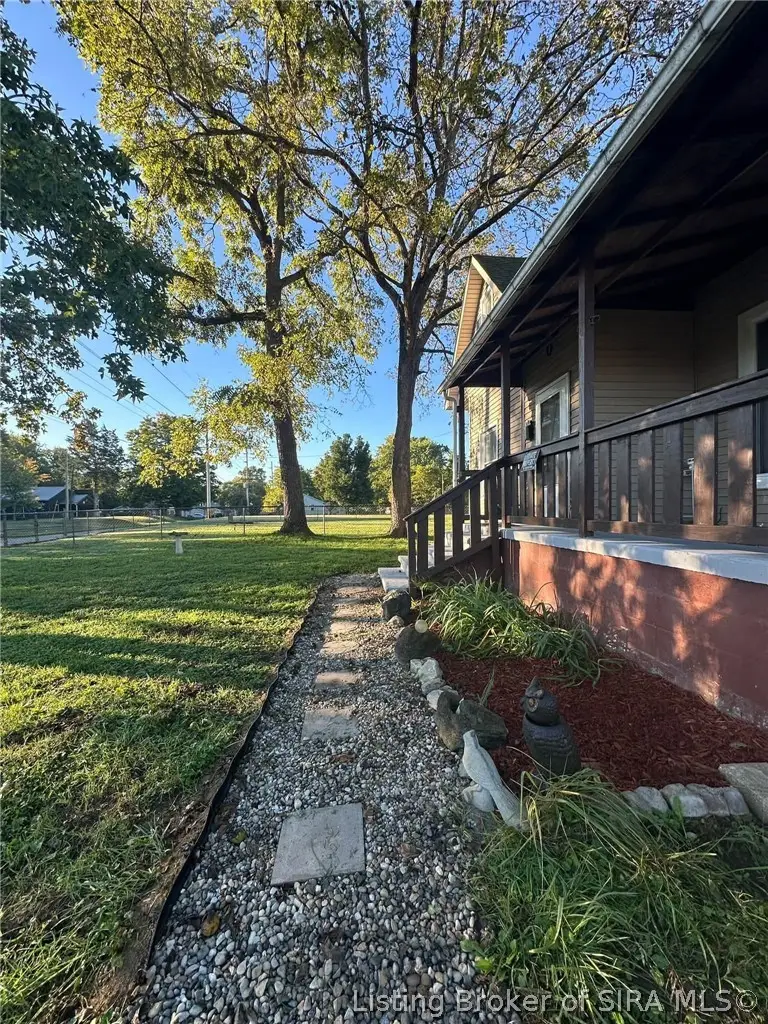 462 N Bond Street, Scottsburg, IN 47170 - #2