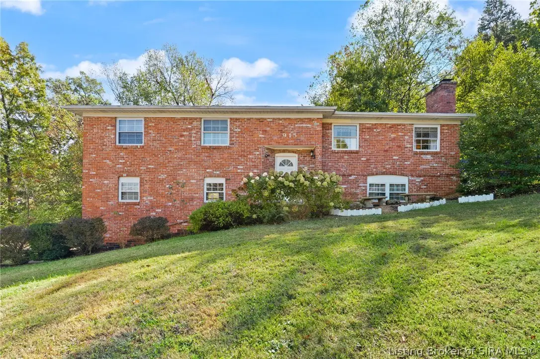 915 Oakland Court, New Albany, IN 47150 - #1
