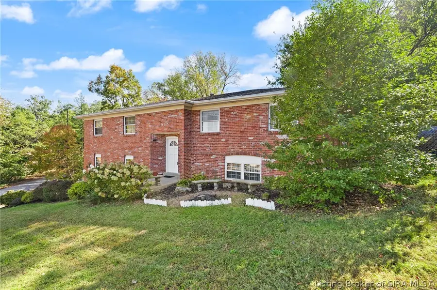 915 Oakland Court, New Albany, IN 47150 - #3