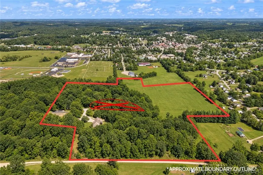 925 W Oakwood Ln, Paoli, IN 47454 - #3