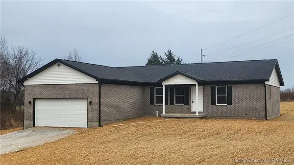 118 S Hunter Trace, Salem, IN 47167