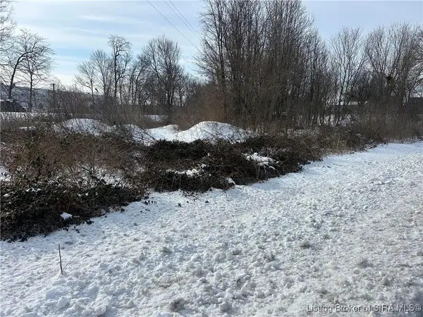 6520 Charlestown Pike, Jeffersonville, IN 47130