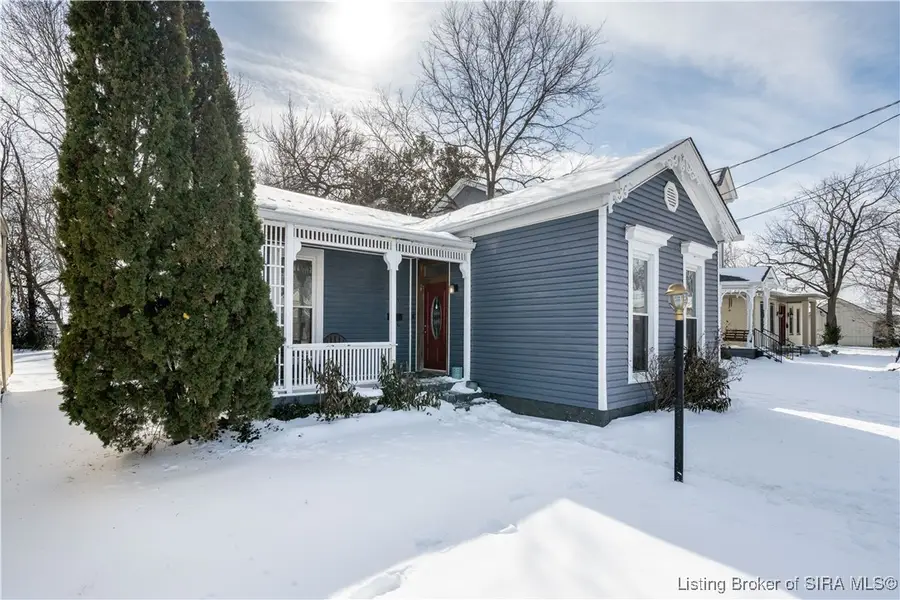 950 E Chestnut Street, Jeffersonville, IN 47130 - #2