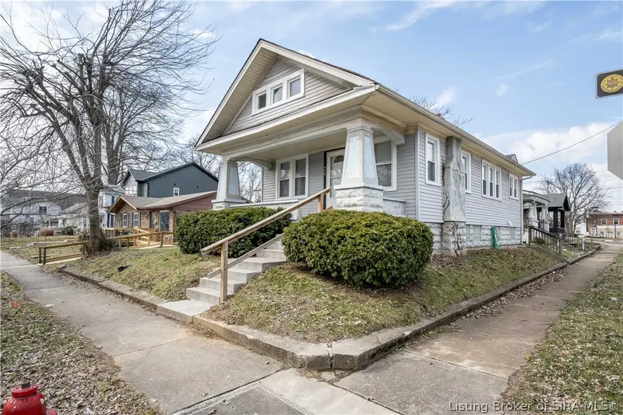 429 E Market Street, Jeffersonville, IN 47130 - #2