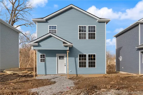 551 W Kenwood Avenue, Clarksville, IN 47129