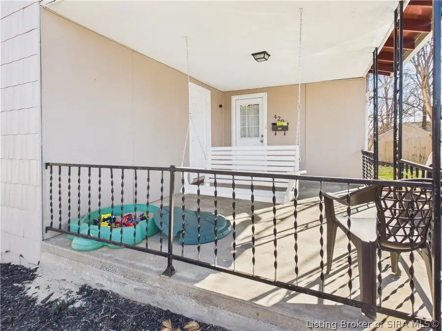 420 Oak Street, Sellersburg, IN 47172 - #2