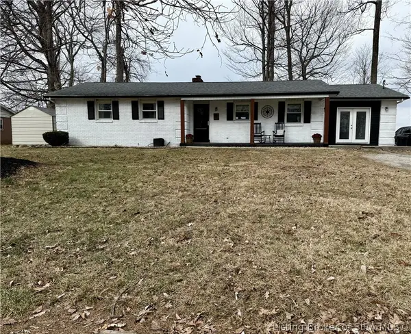 262 E Oak Drive, Salem, IN 47167