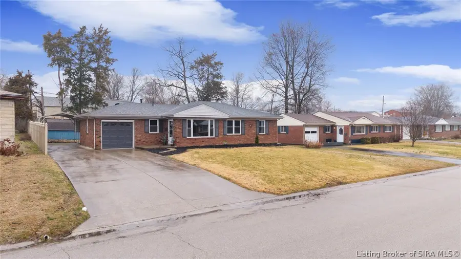 572 Eastside Avenue, Sellersburg, IN 47172 - #2