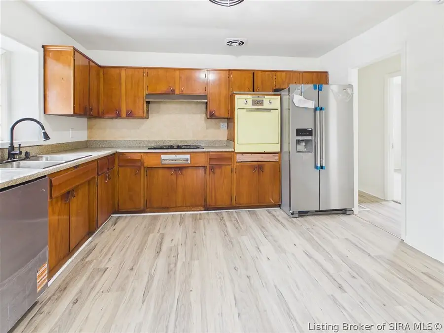 610 Tucker Avenue, Clarksville, IN 47129 - #2