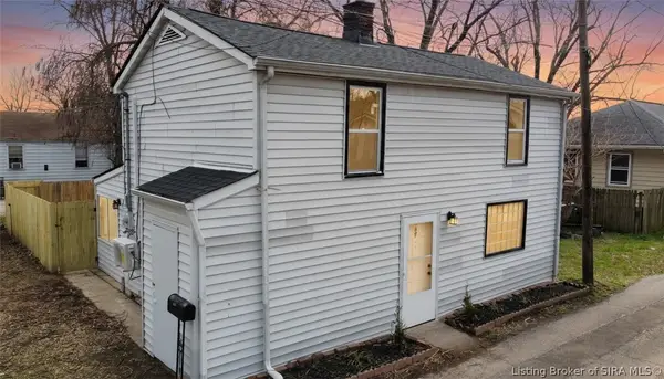 907 E 10th Street, Jeffersonville, IN 47130