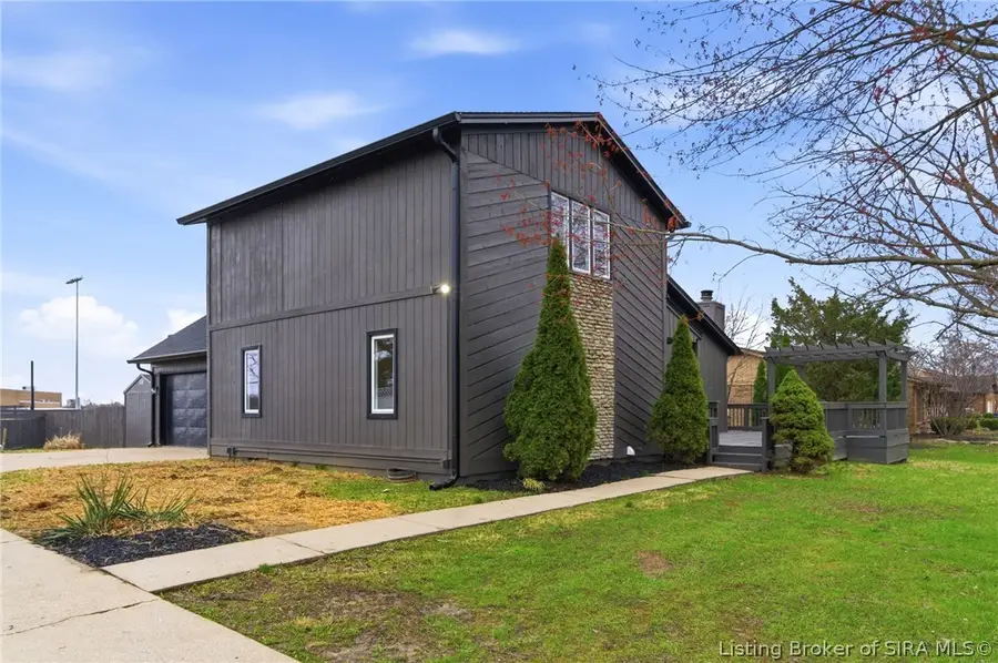 626 Mulberry Street, Sellersburg, IN 47172 - #3